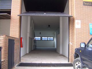 Location Bâtiment à usage industriel à Rocafonda. Nave en planta baja de 300m2, con acceso de camiones