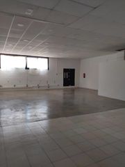 Affitto Capannone industriale in Rocafonda. Nave en planta primera con acceso por montacargas de 180m2 más 1