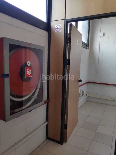 Foto b069ec47-d7c0-40a9-a214-4dc75c68cf9e. Location bâtiment à usage industriel dans Rocafonda Mataró