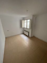 Attico  Carrer dels templers. Ático con 3 habitaciones con ascensor y calefacción