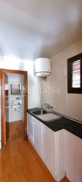 Foto 9b20f5b2-e747-47b4-8937-cd8978ace22f. Local comercial a Torrijos
