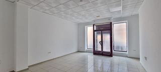 Local Comercial  De la estaci�n. Se vende local comercial cerca del