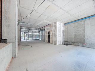 Local Comercial a Avinguda de les nacions unides. Exclusivo local comercial en venta en el corazón de la ciudad