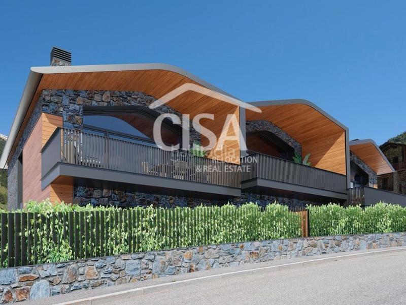 Foto b218342c-dc1e-4639-bd16-3a39d963ec1c. Casa adossada a carrer roc de sant miquel a Soldeu-Incles Canillo