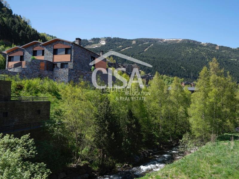 Foto d7b25613-3c38-4c41-afdf-835a7a548aa6. Casa adossada a carrer roc de sant miquel a Soldeu-Incles Canillo