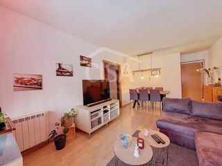 Etagenwohnung in Carrer catalunya, 11-5 11-5. Piso en el centro del pas de la casa y cerca de pistas