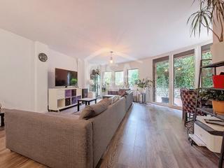 Etagenwohnung in Carretera del coll d'ordino. Piso centrico con una gran terraza y jardín