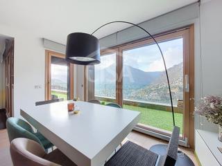 Pis a Urbanització de la solana 70. Lujosa planta baja con jardín con vistas al valle
