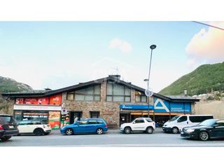 Local Comercial a La Massana. Se vende local comercial en el centro urbano.