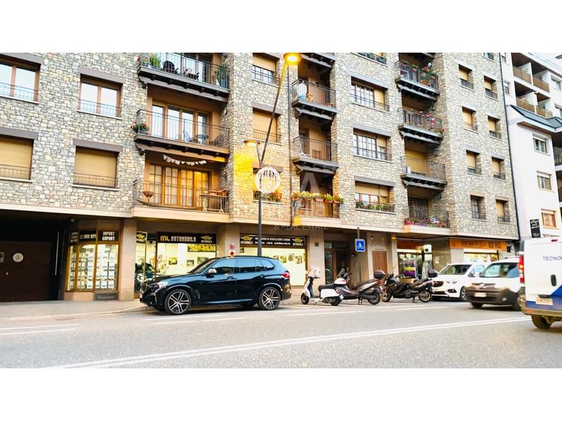Foto c3c6a099-c82e-4525-b52c-7244353a4050. Geschäftsraum in avda. del traves 4-6 in La Massana La Massana