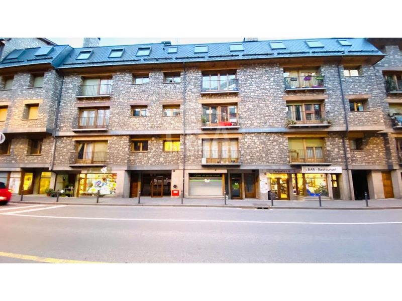 Foto d5e93e75-22a0-4a26-8584-8fb16b0e8e32. Geschäftsraum in avda. del traves 4-6 in La Massana La Massana