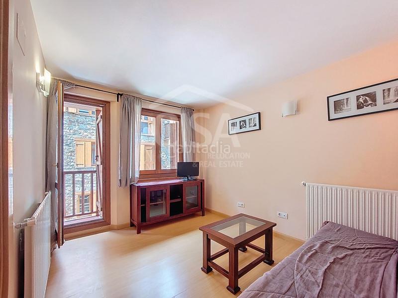Foto db8291d6-3cd0-4ff9-8a8e-cd2bea3d7610. Pis a passatge marrades del piol a Soldeu-Incles Canillo