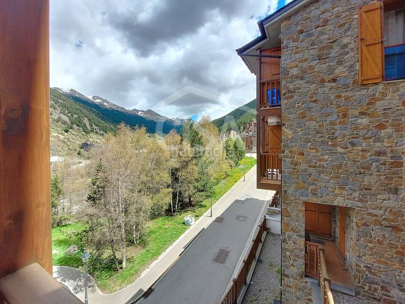 Foto f9010aa4-38ca-448c-9d3b-ad8cff933cce. Pis a passatge marrades del piol a Soldeu-Incles Canillo