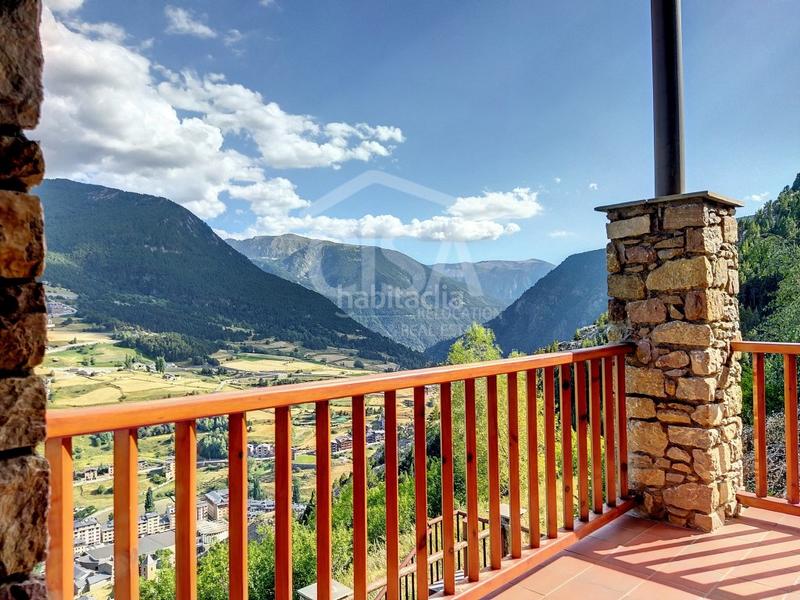 Foto 9230438a-f266-49c6-b960-701a7ab91b44. Casa amb aparcament a Canillo Canillo