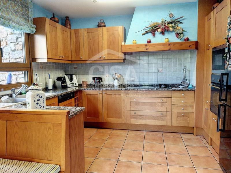 Foto a60c6b09-22db-4a80-9114-4503e6ef8443. Casa amb aparcament a Canillo Canillo