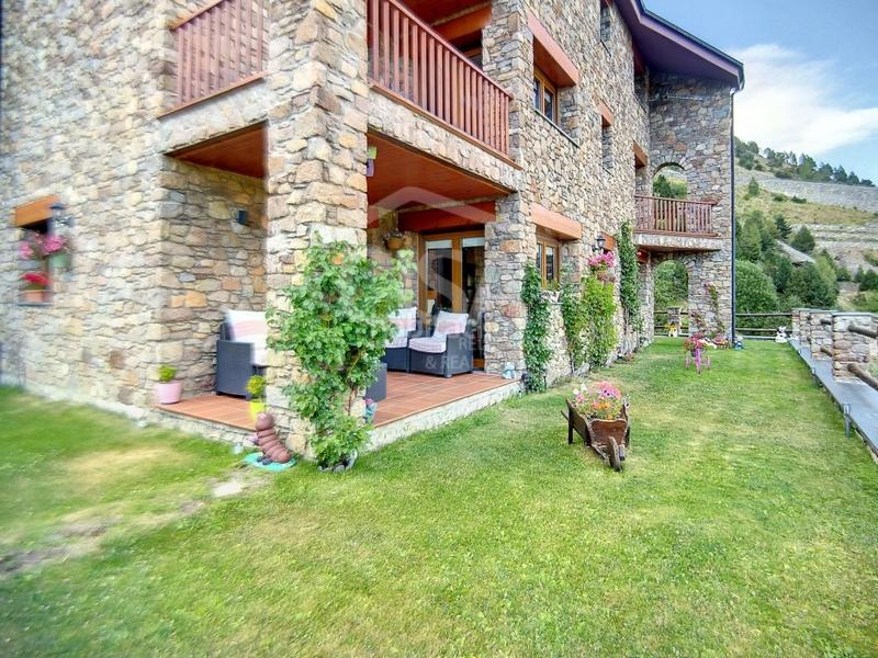 Foto cf97cfdd-fa7f-4bb3-9209-907edd43761d. Casa amb aparcament a Canillo Canillo