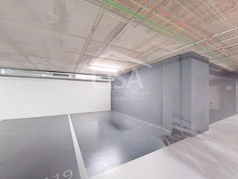 Foto 1d9a11bb-e0a4-4329-9b79-7869bd3b1445. Aparcament cotxe a carrer dels paraires a Escaldes-Engordany