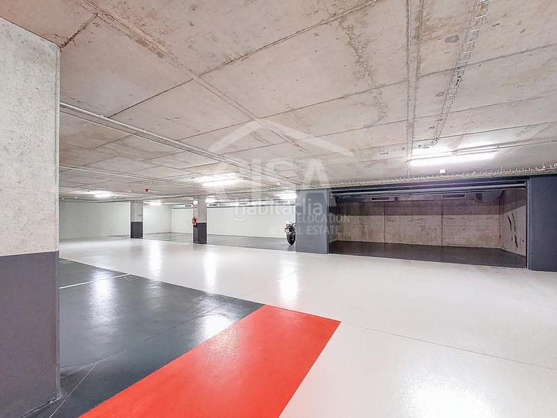 Foto 7ac1c32b-8899-4ba8-be37-ab727329a0e7. Aparcament cotxe a carrer dels paraires a Escaldes-Engordany