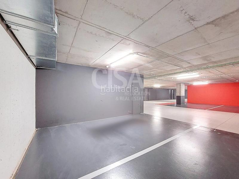 Foto f5c4990a-a880-4114-b1dc-aee3cc1b32e4. Aparcament cotxe a carrer dels paraires a Escaldes-Engordany