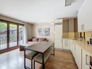 Pis a Cg-2, 135 135. Venta de piso en una zona tranquila rodeado de naturaleza