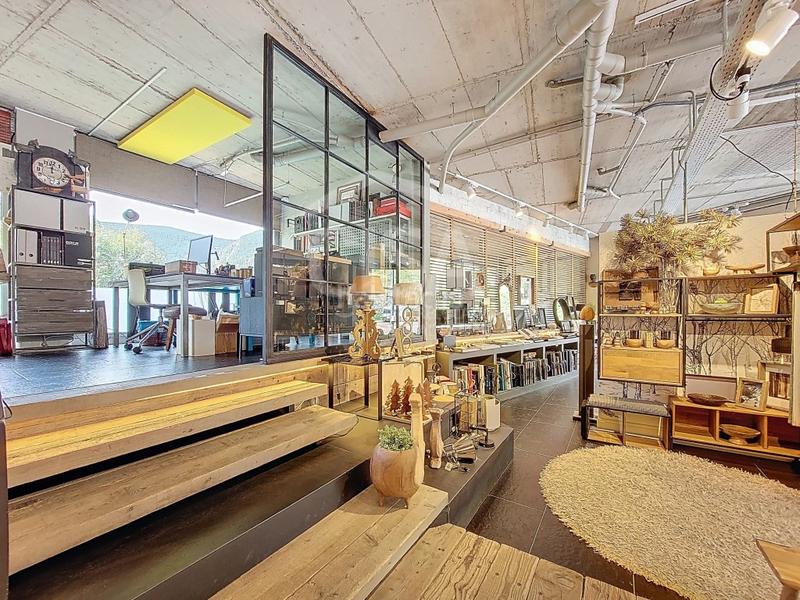 Foto 6aa4a8ea-6fcd-4384-bbfb-426432df38b8. Alquiler local comercial en cg-2 traspaso de local céntrico a en Canillo