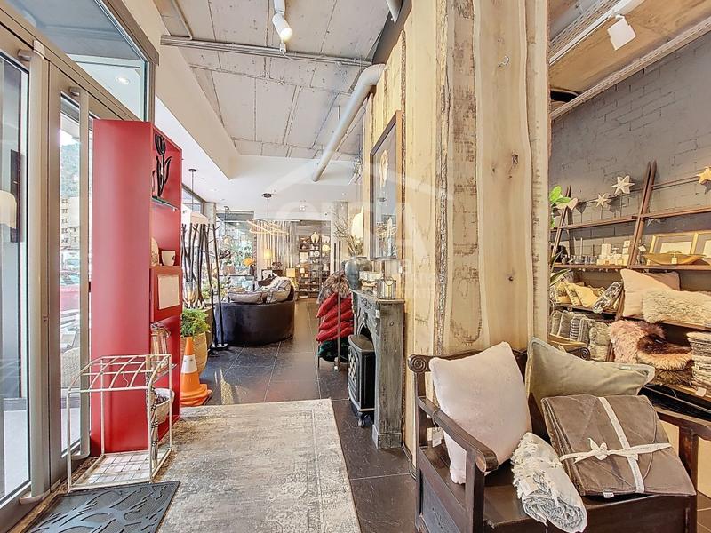 Foto fc84a345-7be5-4779-8060-b7fb8428d199. Alquiler local comercial en cg-2 traspaso de local céntrico a en Canillo