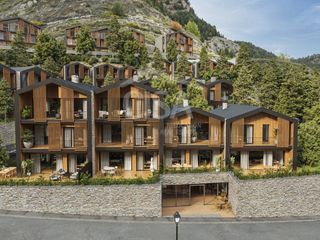 Casa adossada a Pal-Xixerella. Magn�fica casa adosada de obra nueva