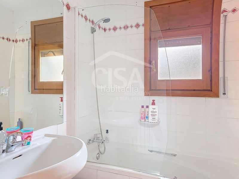 Foto d9d730b5-f691-4c4e-8c68-f4fb8dcf98ad. Casa a schiera in carrer dels camps in La Massana La Massana