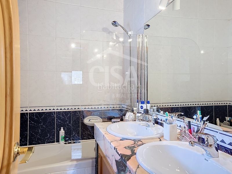 Foto f4b1384c-7c85-4b5a-9f54-4fd8a2552f6b. Casa a schiera in carrer dels camps in La Massana La Massana