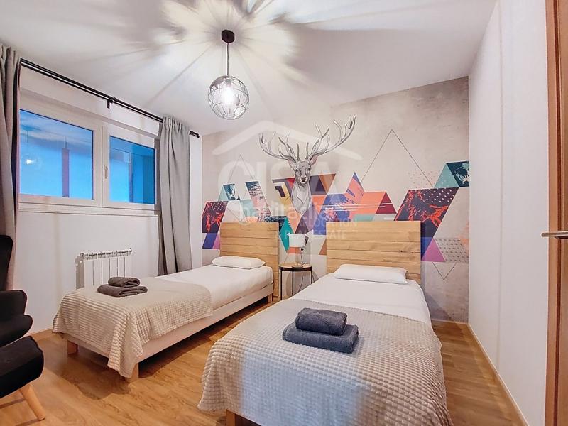 Foto 601f23c8-0057-40e8-a1b7-085ab011d773. Pis amb calefacció aparcament a Arinsal-Erts La Massana