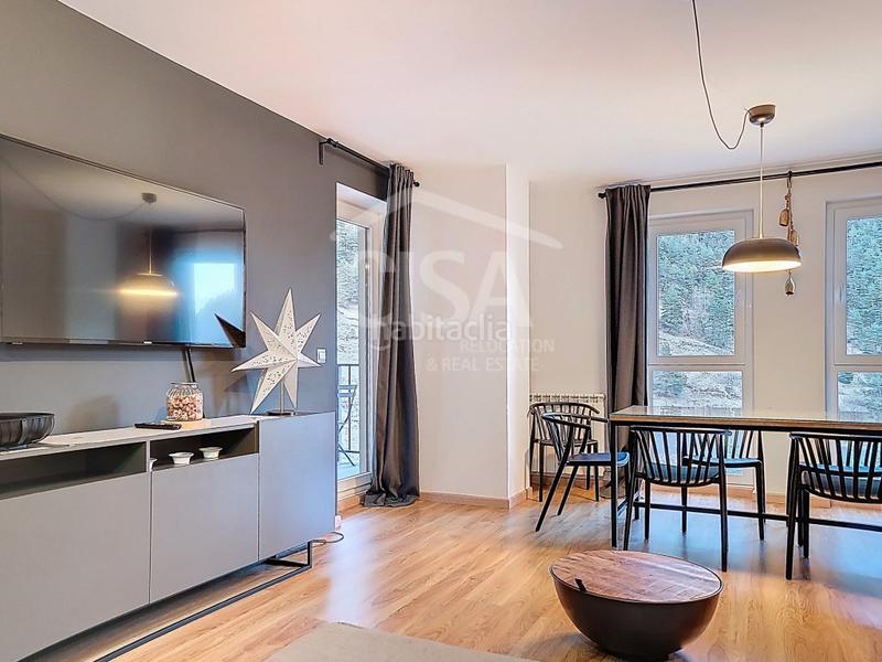 Foto a6f6536c-a7b5-4f2b-b0f4-8ac9d1bd641d. Pis amb calefacció aparcament a Arinsal-Erts La Massana