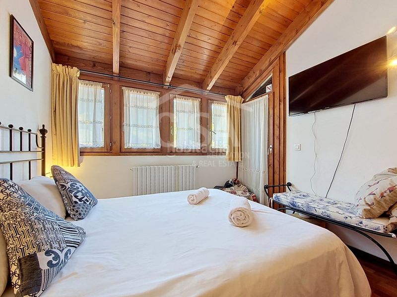 Foto c2cfeabf-8514-4b80-9661-dd6c2bb64c14. Casa adossada amb calefacció aparcament a El Tarter Canillo