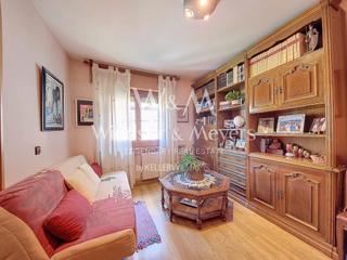 Pis a Av. de joan martí, 35-31 35-31. Piso de 100m2 ubicado en pleno centro de encamp