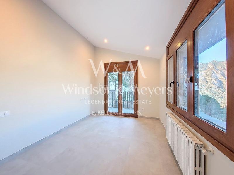 Foto f39502de-5027-4791-b182-f4c646678ee1. Casa a carretera de la peguera 74-82 a Aixirivall Sant Julià de Lòria