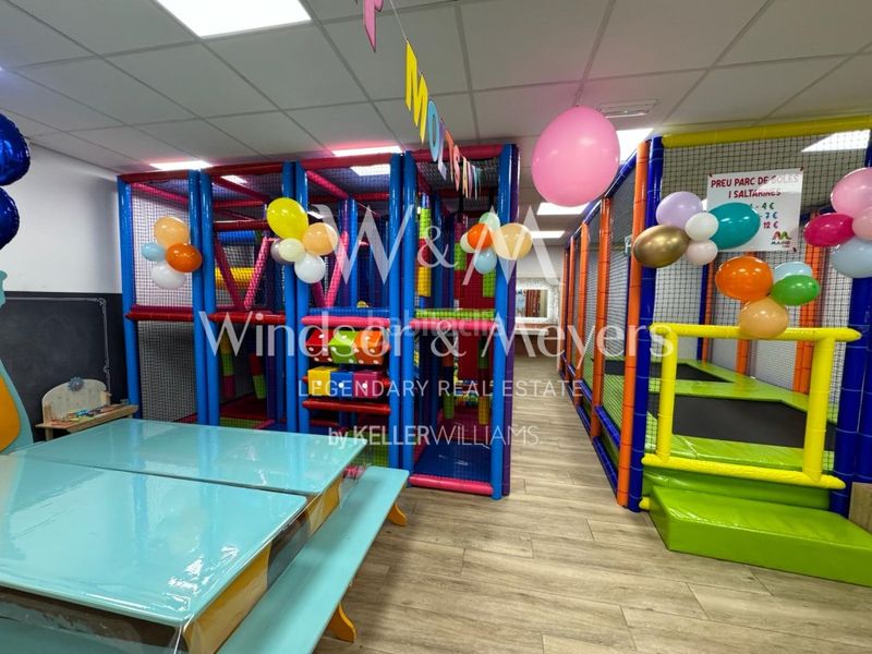 Foto 157996f6-a45d-4c12-9c9d-e2161c5d19aa. Miete geschäftsraum in av. de les escoles 22 in Escaldes-Engordany