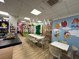 Miete Geschäftsraum in Av. de les escoles 22. Oportunidad única de traspaso!