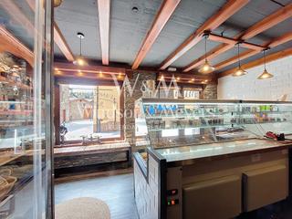 Rent Business premise in Callissa de som, 7-3 7-3. Se traspasa local de comida para llevar