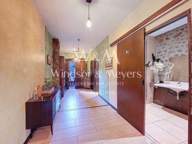 Foto aa0dc7b2-80e9-464f-9199-e3c6e46e2c06. Location local commercial dans carrer sant miquel dans Encamp