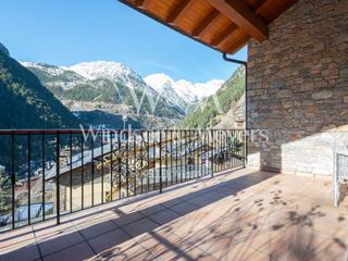 Xalet a Arinsal-Erts. Fantástico chalet en una zona muy tranquila con sol y vistas.