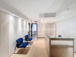 Lloguer Oficina a Baixada del molí 4. Lujosa y gran oficina en alquiler