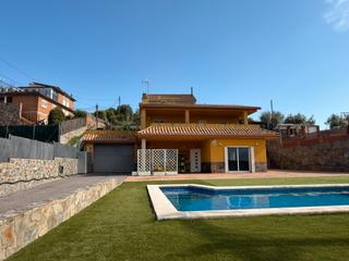 Miete Chalet  Carrer serra de pàndols 9. Impresionante casa en alquiler