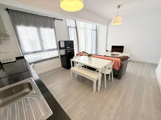 Rent Flat in La Victoria. 2 dormitorios en centro