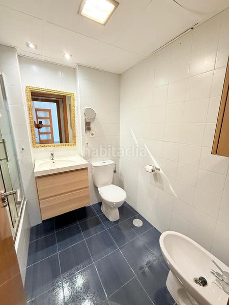 Foto aa713461-fd9e-4b1c-8b52-988ddc23fa23. Alquiler piso 2 dormitorios 1 baño con plaza de aparcamiento en Málaga