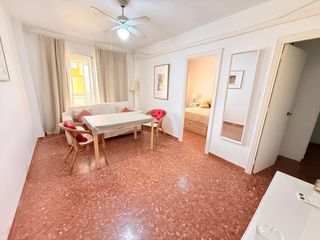 Rent Flat in Cristo de la Epidemia. 3 dormitorios 1 baño- balcón/terraza