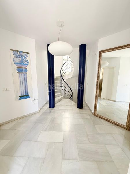 Foto 0d99fb12-5948-42db-b832-ddac17257a79. Casa adossada amb xemeneia aparcament a Los Castillejos - La Trinidad Málaga