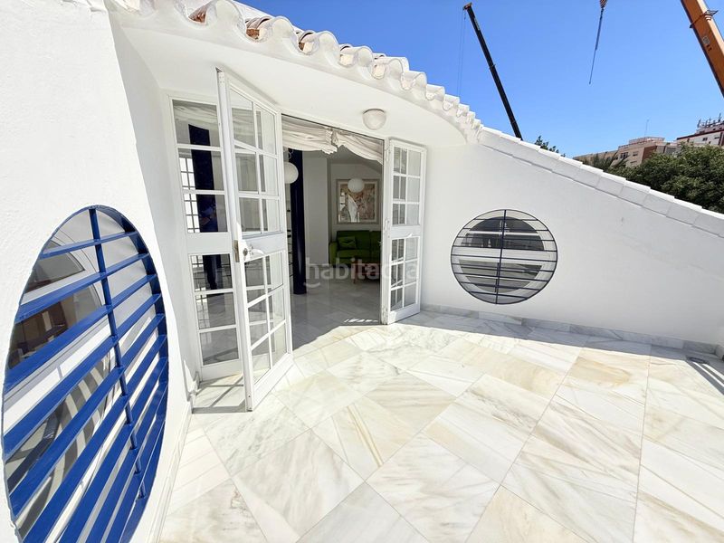 Foto 5d33eada-08b1-400d-8161-5694ea2b47b2. Casa adossada amb xemeneia aparcament a Los Castillejos - La Trinidad Málaga