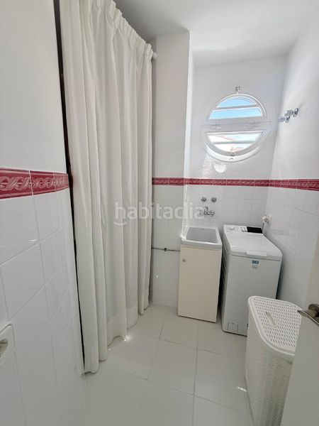 Foto 76b93c94-3638-48c2-9551-ba38ea40cc61. Casa adossada amb xemeneia aparcament a Los Castillejos - La Trinidad Málaga