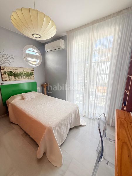 Foto 8f6fdbfb-95a1-4988-8c85-1a72091ec1a0. Casa adossada amb xemeneia aparcament a Los Castillejos - La Trinidad Málaga