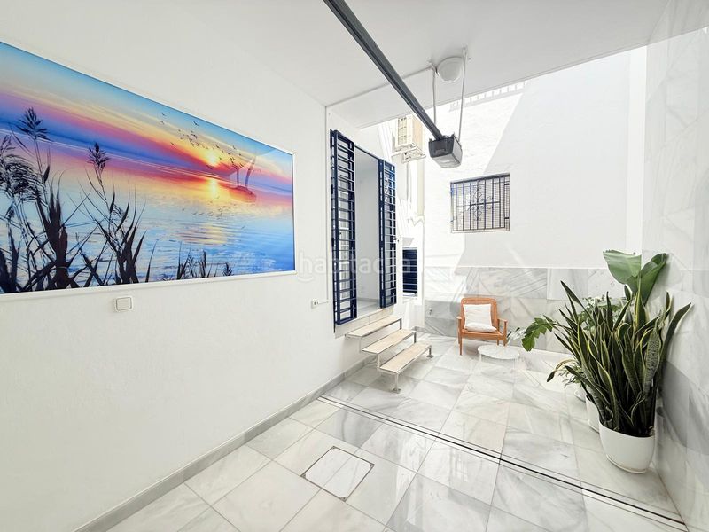 Foto b78ab0dc-d202-4947-a5ad-b4768968142b. Casa adossada amb xemeneia aparcament a Los Castillejos - La Trinidad Málaga