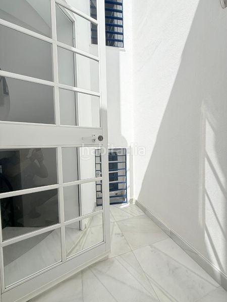 Foto dc1f9fa5-5aa2-4dff-9820-737243cf4a4f. Casa adossada amb xemeneia aparcament a Los Castillejos - La Trinidad Málaga